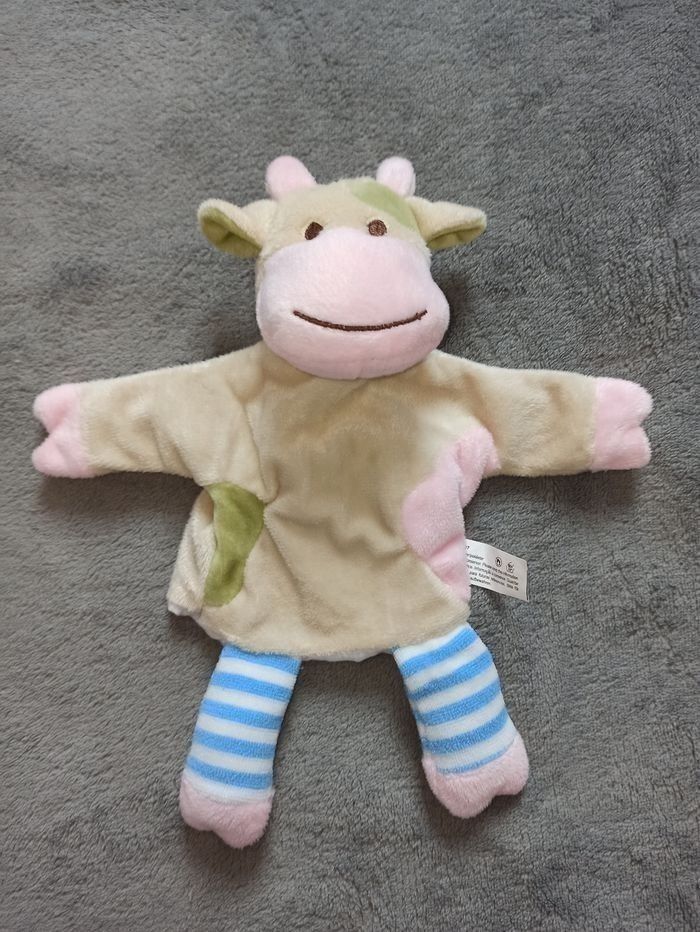 Doudou vache marionnette