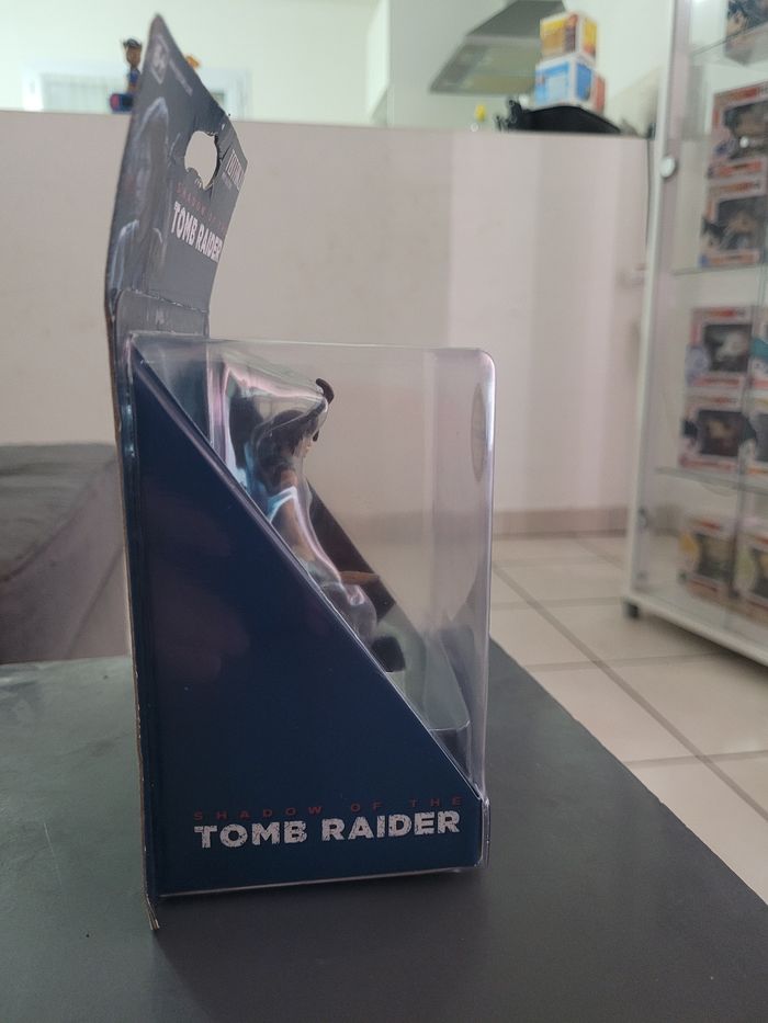 Figurine Lara croft tomb raider n30 - photo numéro 3