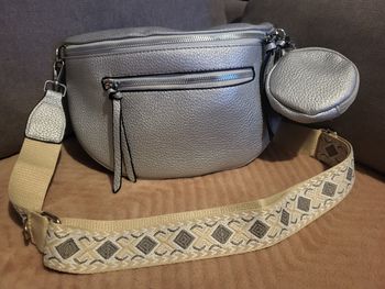 Magnifique sac banane en bandoulière ~~ Neuf