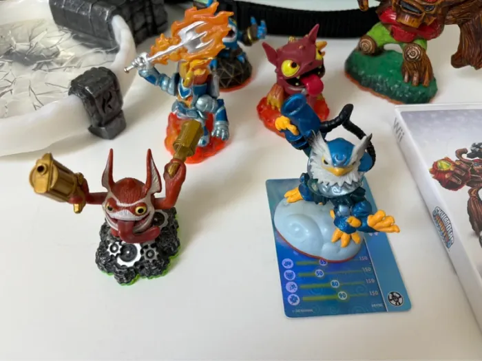 Lot skylanders giants + jeu wii - photo numéro 2