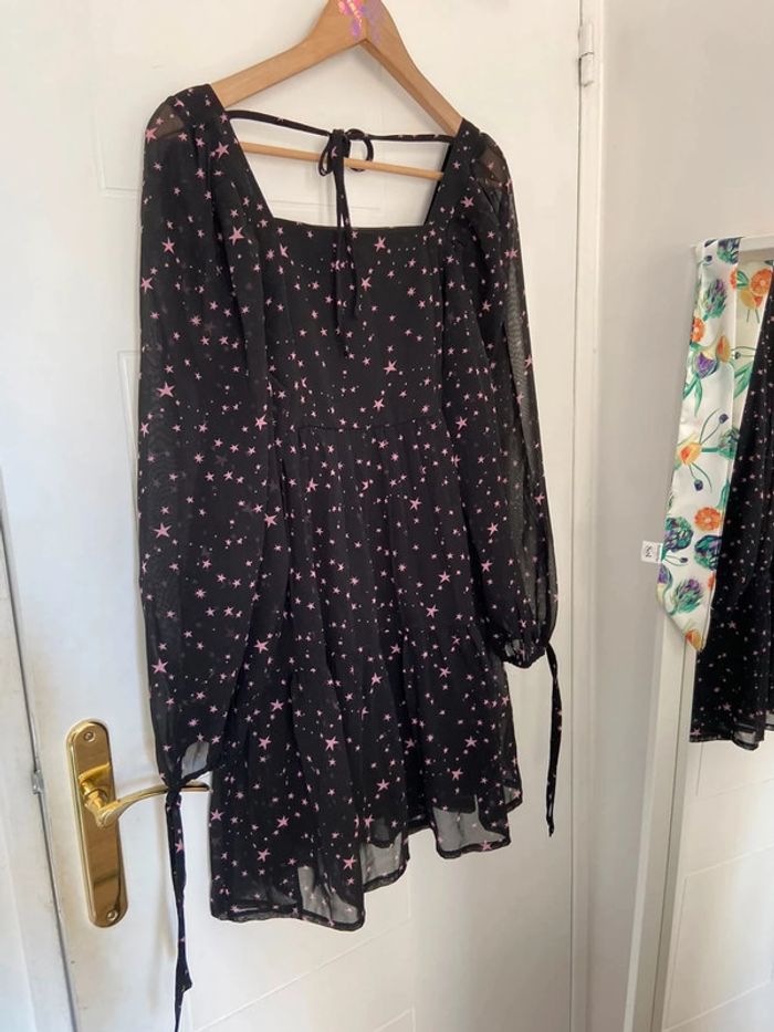 Robe courte ample col carré à étoiles roses et violettes Romance Taille S - photo numéro 2