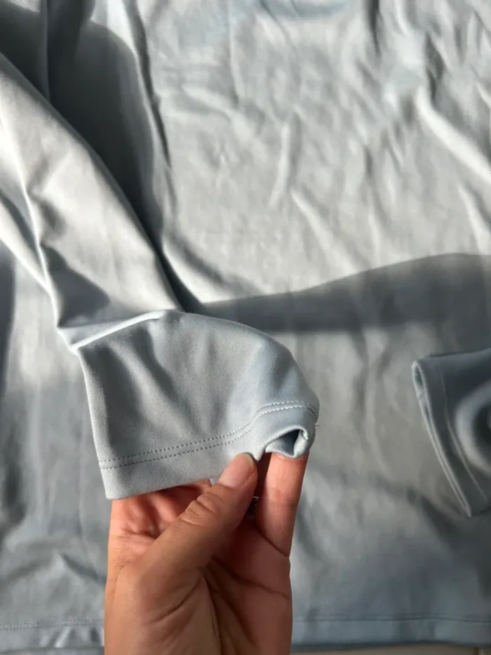 Haut de sport under armour taille l - photo numéro 2