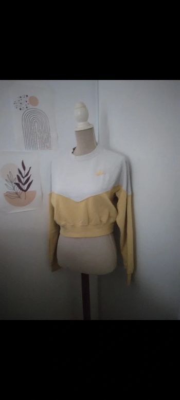 🌸Pull nike blanc et jaune🌸