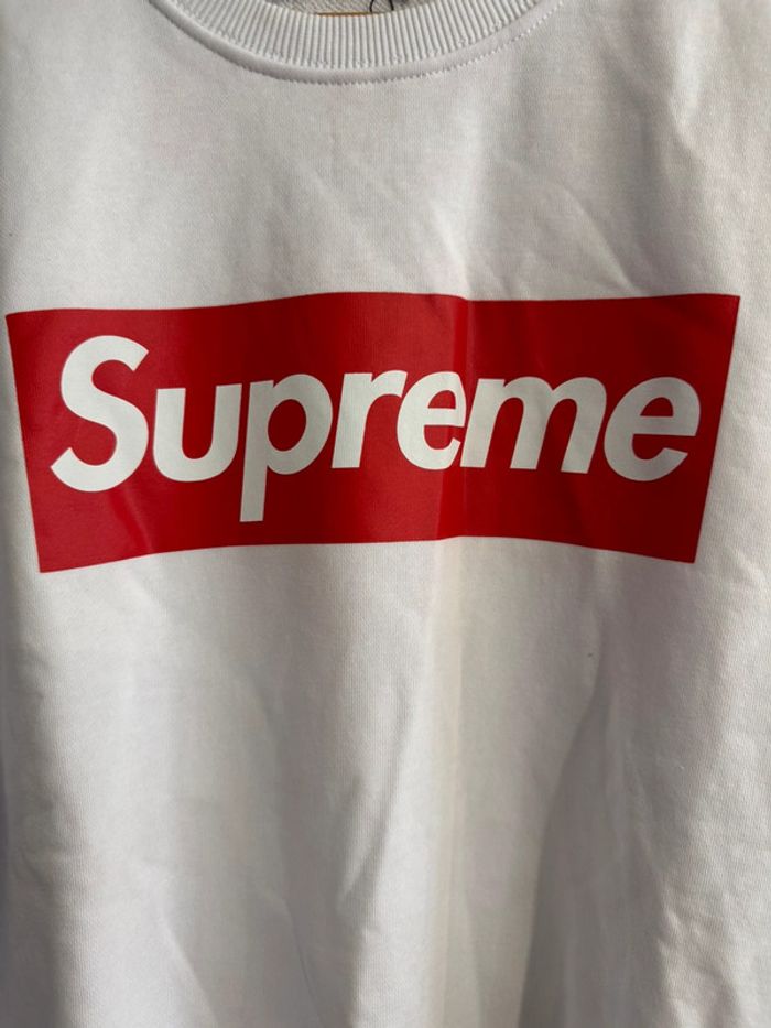 Pull / Sweat blanc Supreme Taille XL - photo numéro 2
