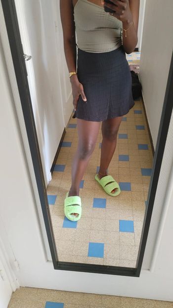 Mini-jupe noire tissu légère texturé