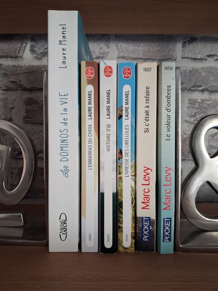 Lot 4 romans de Laure Manel et 2 de Marc Levy - photo numéro 3