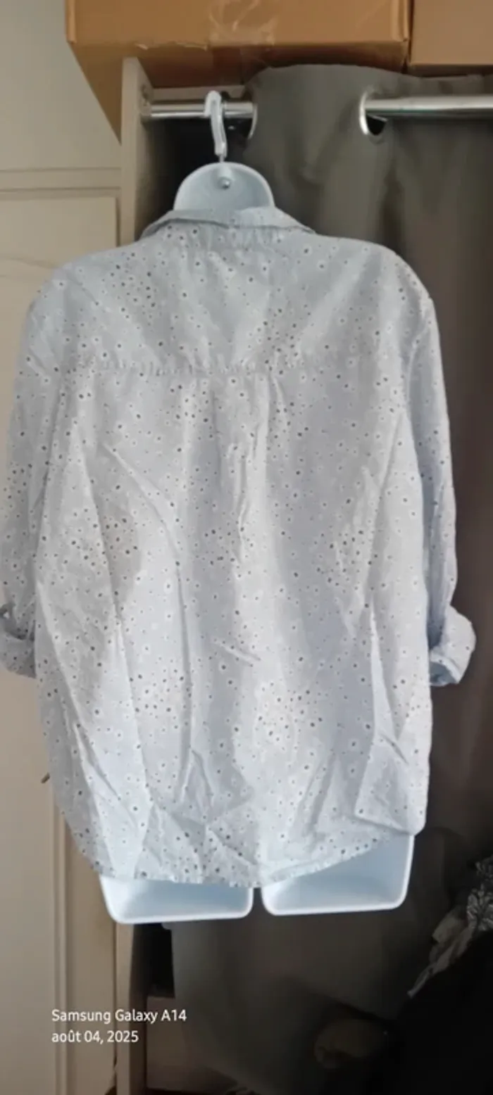 Blouse manches ajustables décolleté en V avec poche motif fleurs bleu femme 42 c&a - photo numéro 4