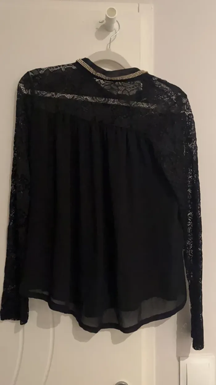 Chemisier noir dentelle