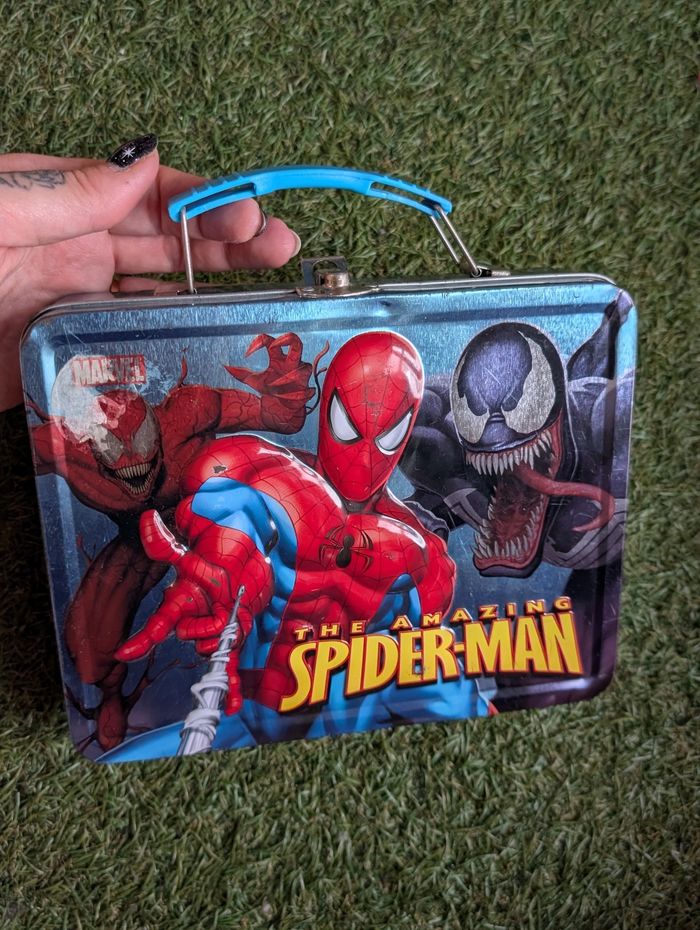 Petite boîte en metal spiderman - photo numéro 2