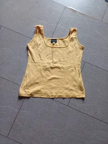 Joli débardeur col carré taille 36/38