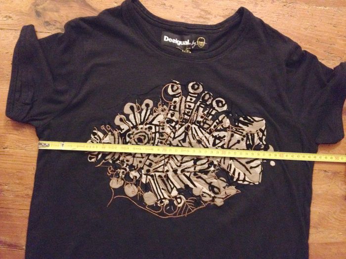 T shirt noir motif abstrait poisson ✧ manches courtes ✧ desigual ✧ look féminin ✧ Taille 40 - photo numéro 6