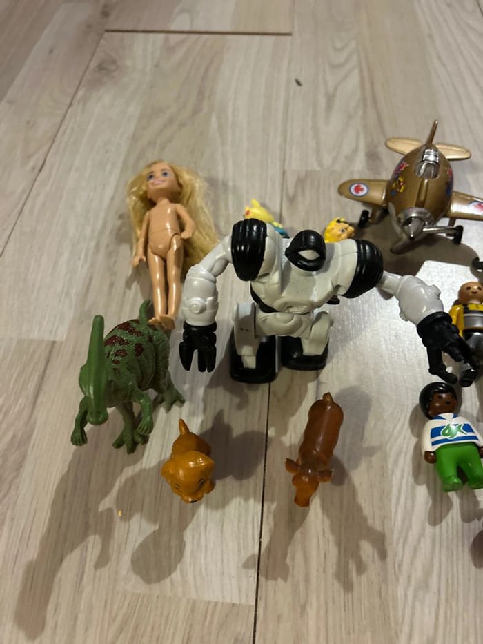 Lot de figurines jouets - photo numéro 2