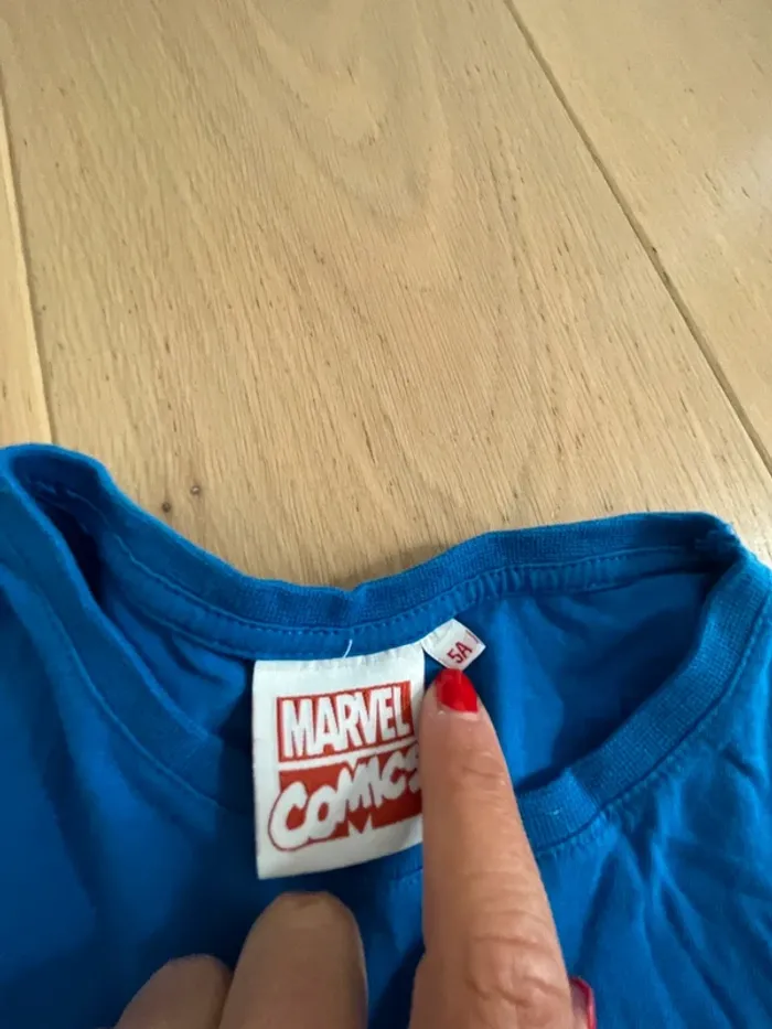 Jeans et t shirt Marvel - photo numéro 3