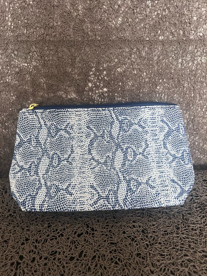 Trousse à maquillage Estée Lauder bleue - photo numéro 2