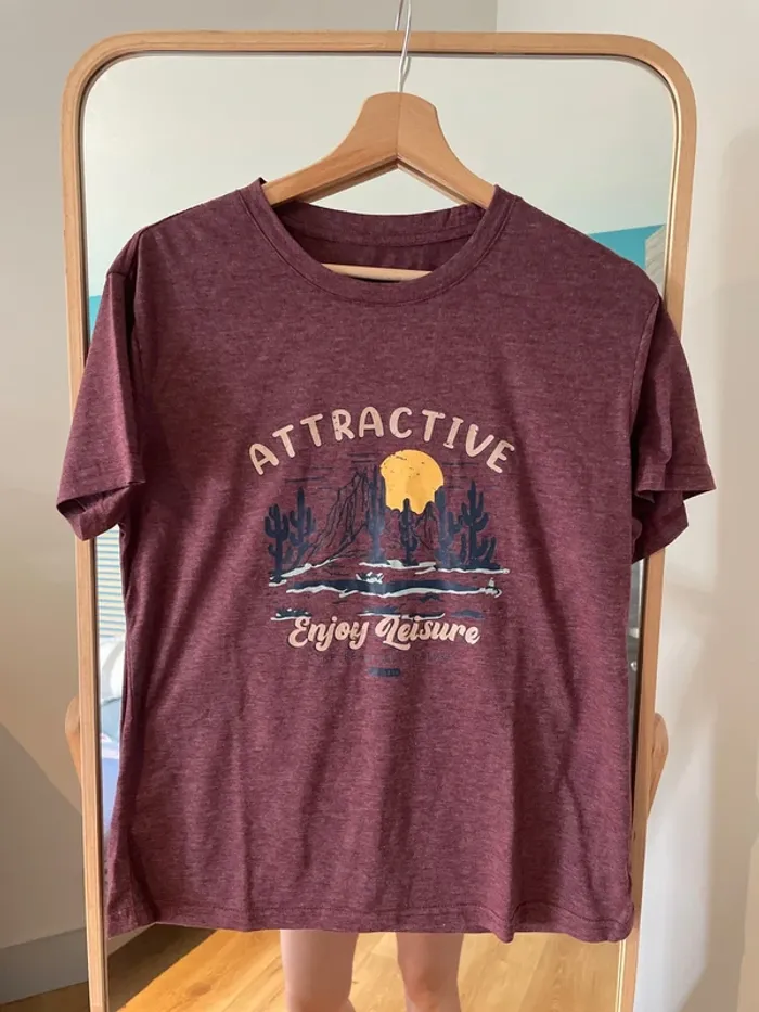 Tee-shirt bordeaux imprimé attractive travel