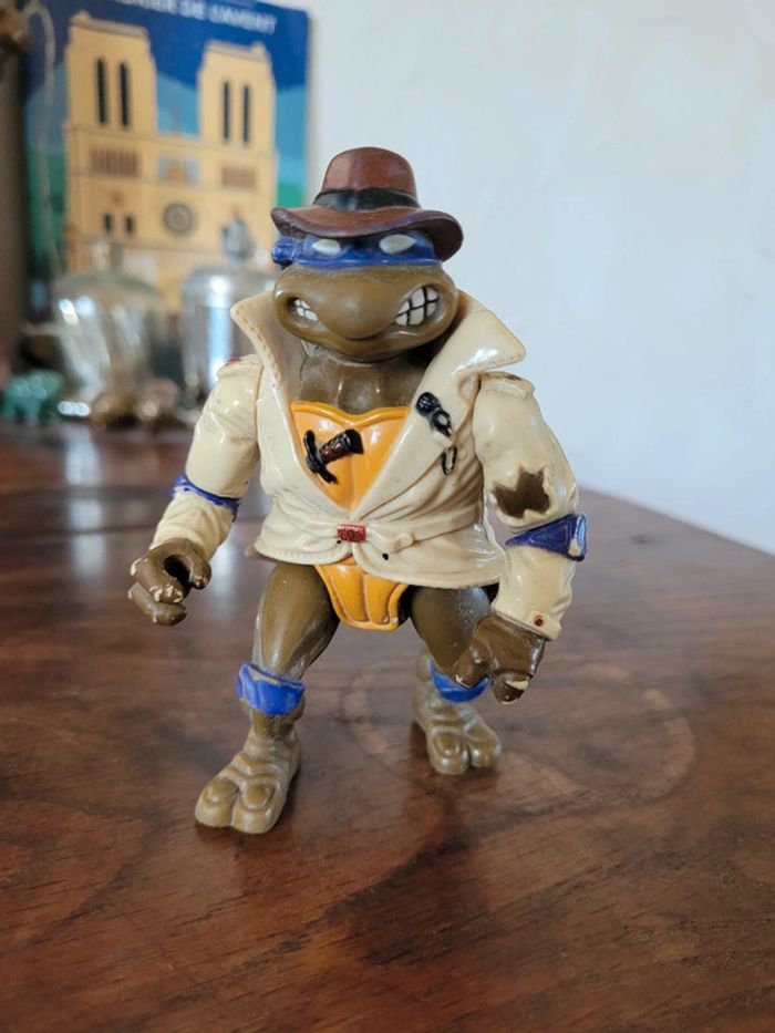 Vends figurine tortue ninja donatello détective  playmate toys 90s