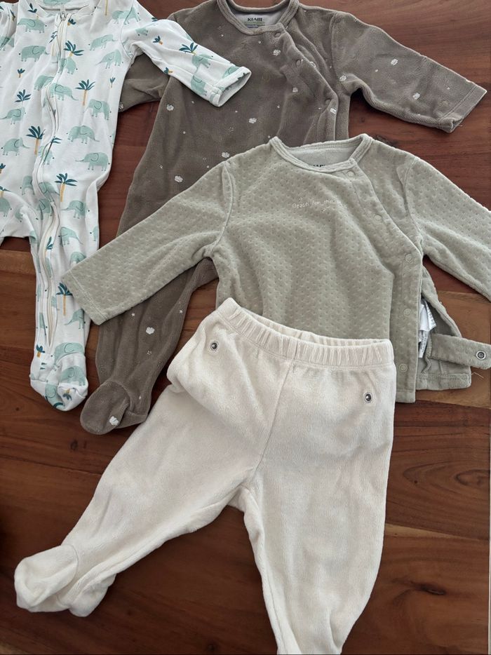 Lot pyjama 6 mois - photo numéro 3