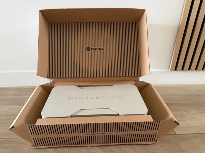 NVIDIA GeForce RTX 5080 Founders Edition - photo numéro 2