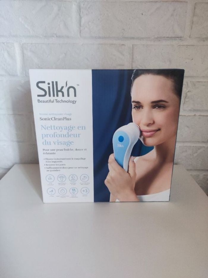 Brosse nettoyante visage Silk'n avec divers accessoires