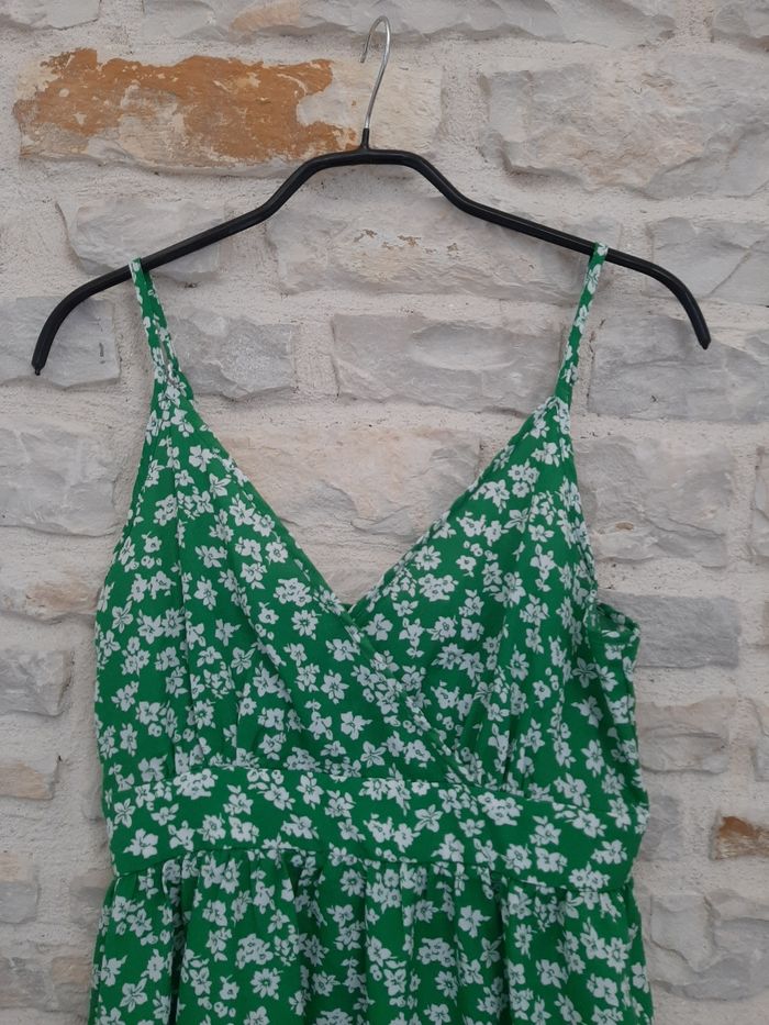 Robe d été verte et blanche "Shein" taille S (36) en très bon etat - photo numéro 2
