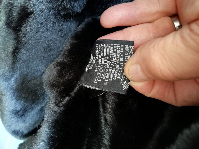 Manteau hiver ou automne noir. - photo numéro 4