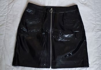 mini Jupe  noire vinyle brillante M&S Mode - Neuve avec étiquette - Taille 40