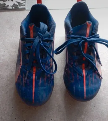 Chaussures foot puma 31