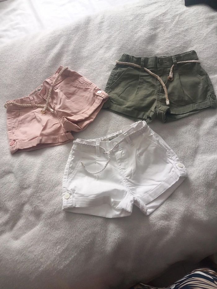 Lot 3 shorts cargo 4/5 ans