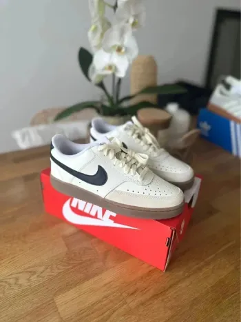 Nike Blanche crème Vintage taille 37,5