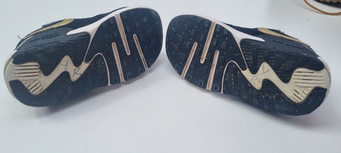 Basket Air Max
Taille 25 - photo numéro 5