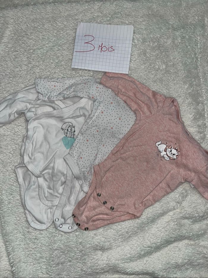 Lot Bodies 3 mois
