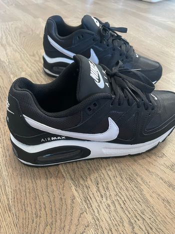 Basket femme 38 Nike air max neuve
