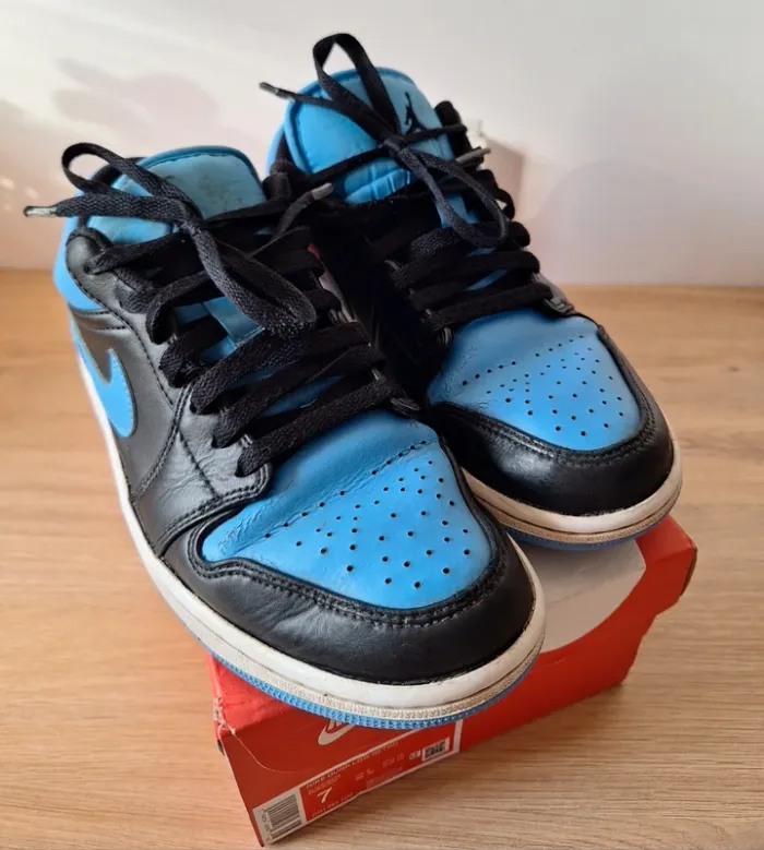 Baskets Nike Air low 1 noires et bleues 40 - photo numéro 2