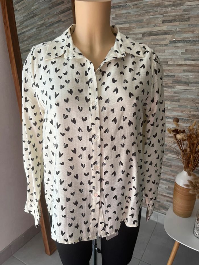 Chemise écru cœurs noirs
