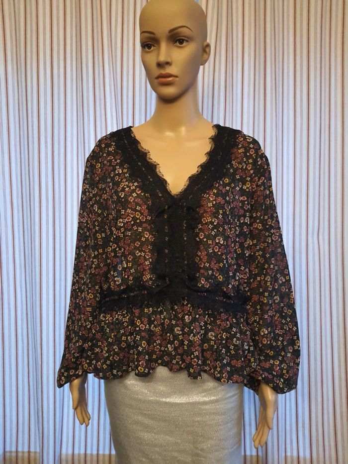 Jolie Blouse noir fleuries H&M eur 46 - photo numéro 2