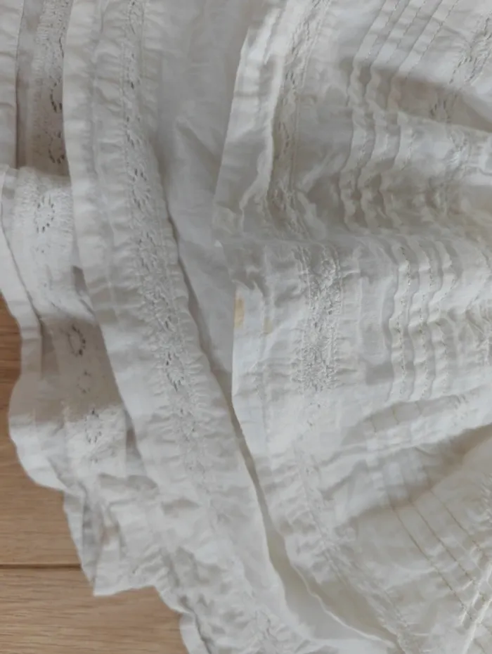 Jolie jupe blanche à volant tape à l'oeil - photo numéro 5