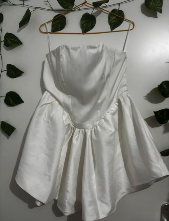 Robe blanche prettylittlething - photo numéro 2