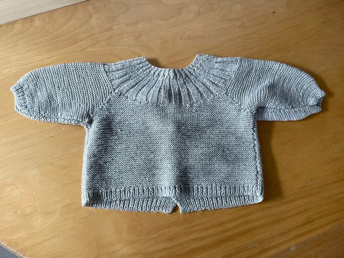 Gilet gris 6mois - photo numéro 2