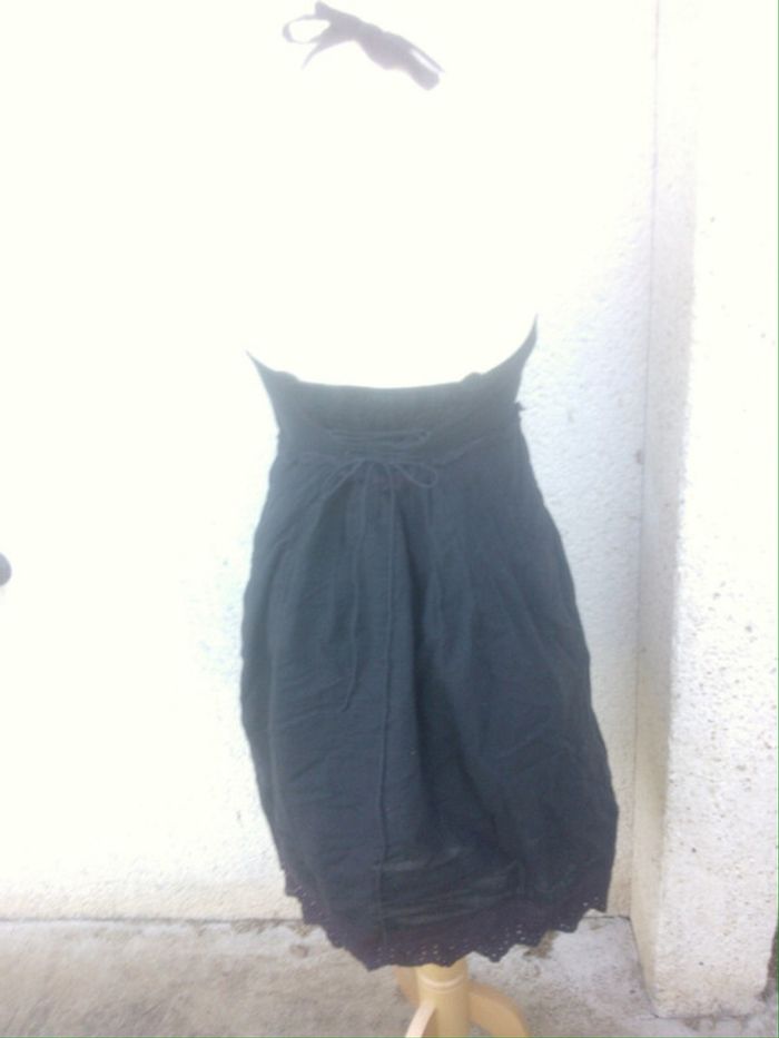 Robe noire laçage dans le dos - photo numéro 3