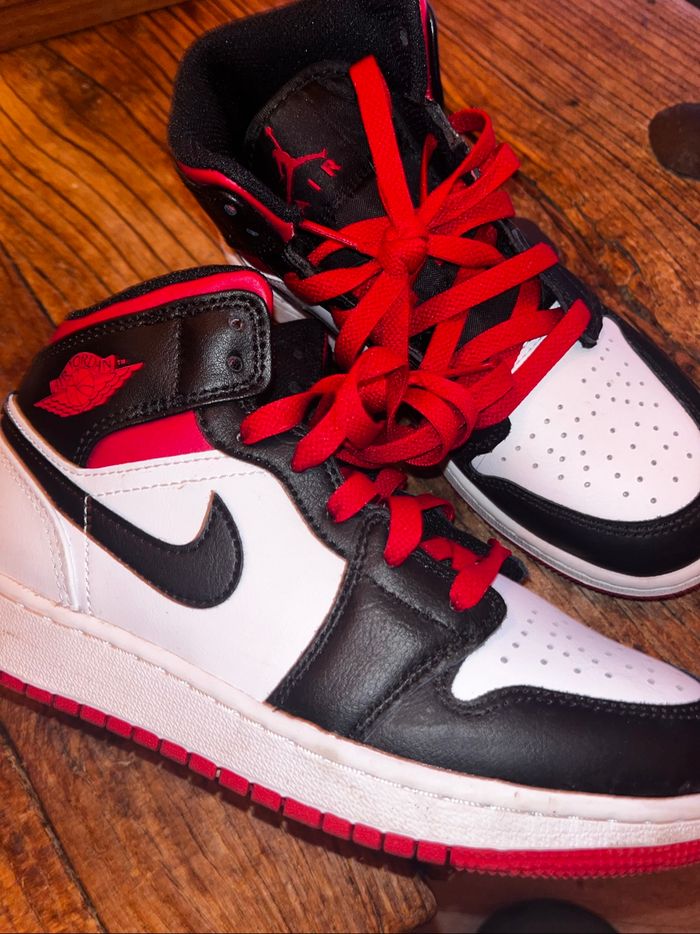 Air Jordan 1 mid