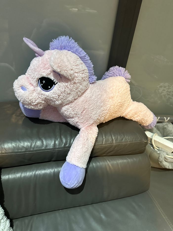 Grande peluche licorne état impeccable - photo numéro 4