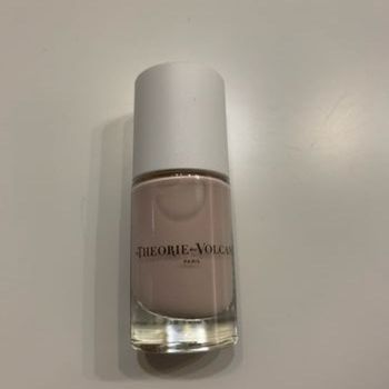 Vernis à ongles la théorie des volcans