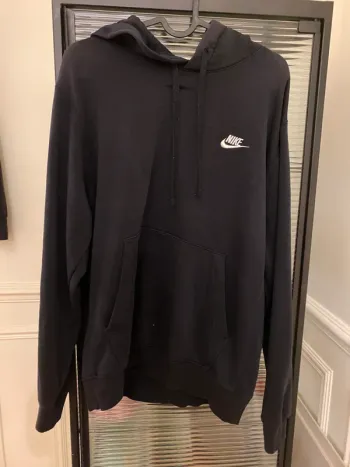 Sweat noir à capuche Nike taille S