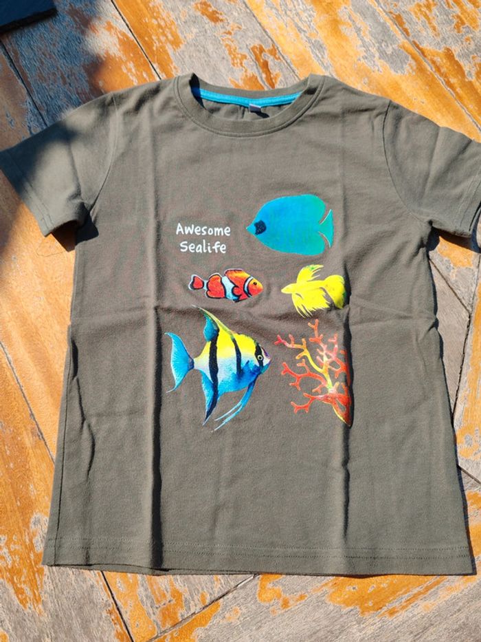 Tee-shirt kaki 8 ans