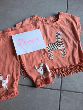 Ensemble t-shirt et pantacourt