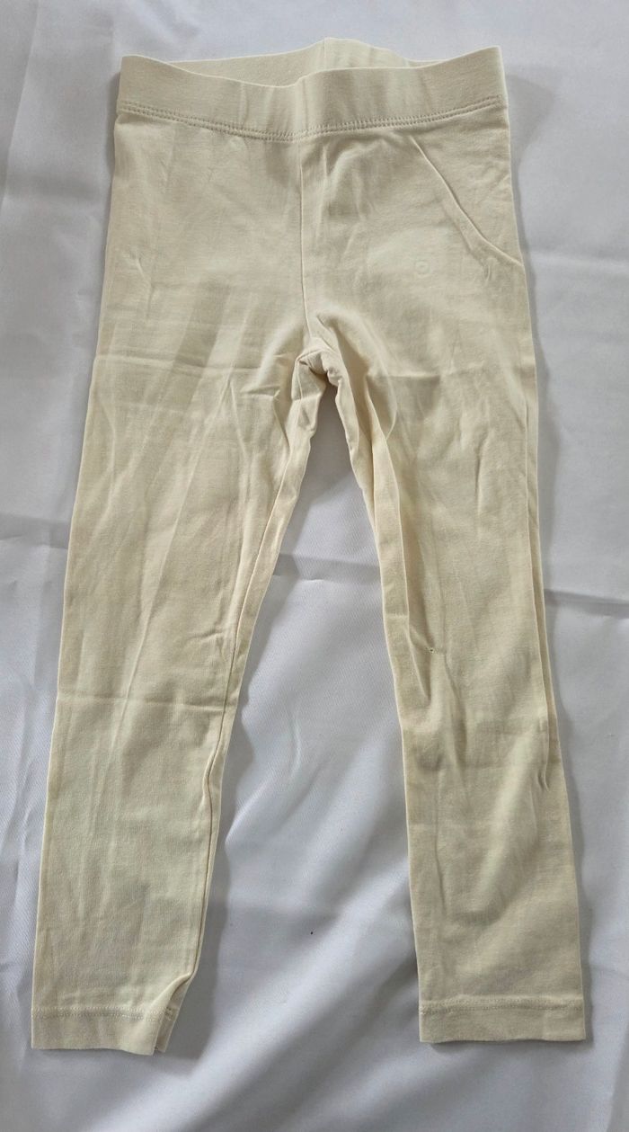 Lot de pantalons et 1 jupe  fille 4 ans - photo numéro 8