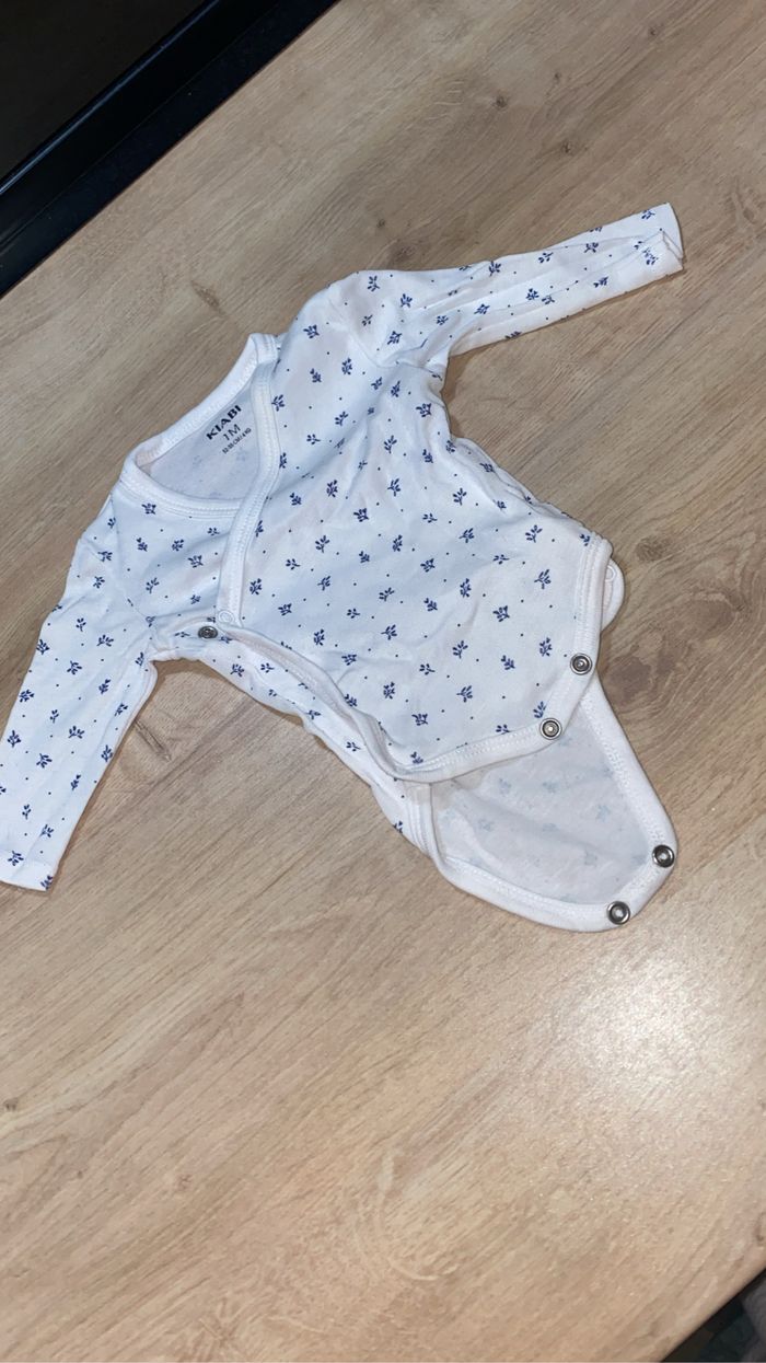 Ensemble pyjama et bodies - photo numéro 2