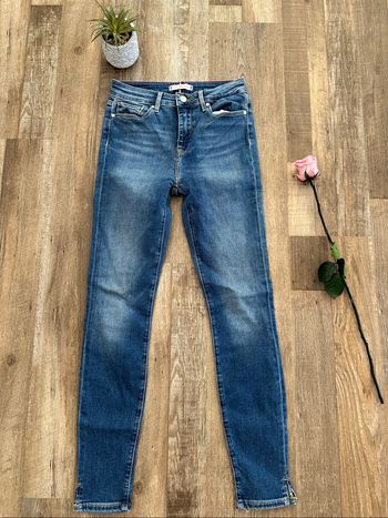 - Jeans Tommy Hilfiger   - Taille W25xL30  - très bon état
