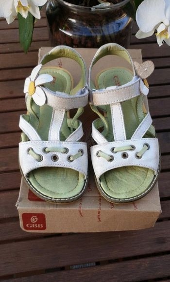 Sandales nu pied GBB pointure 28