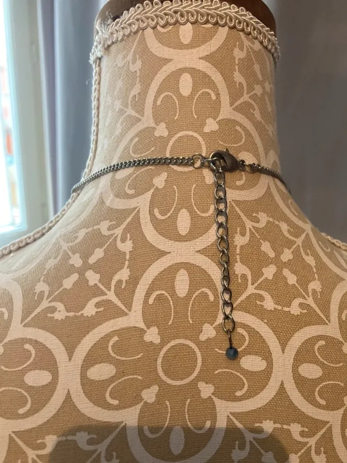 Collier à pompons - photo numéro 2